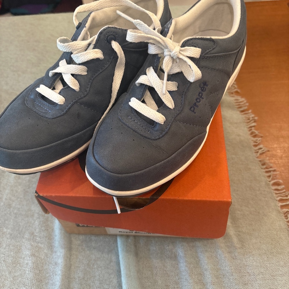 Propet walker shoes